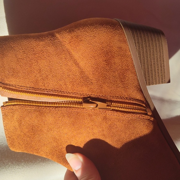 Brown suede women's stacked short heels booties zip up - Picture 7 of 7